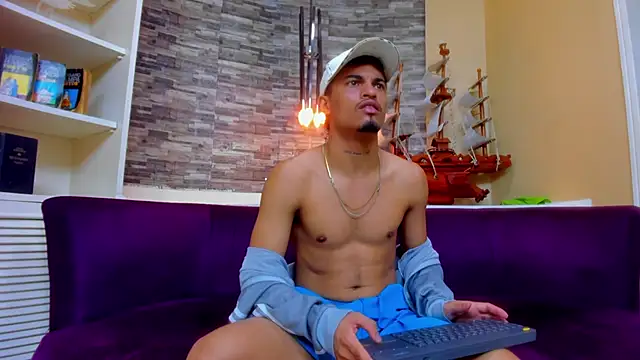 Snapshot of Brownie_Lovers chatting on 6, 11, 2025 Brownie Lovers online show from 6, 11, 2025