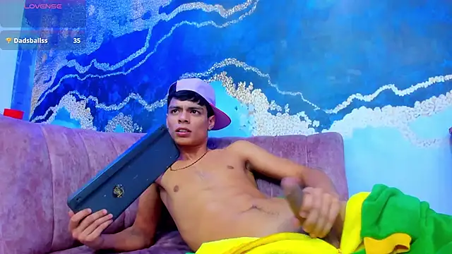 Snapshot of Brownie_Lovers chatting on 6, 11, 2025 Brownie Lovers online show from 6, 11, 2025