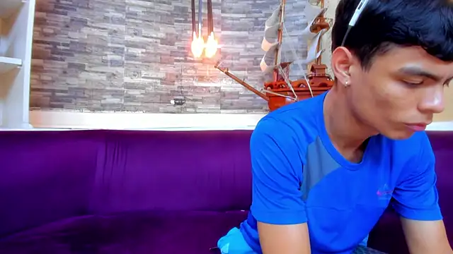 Snapshot of Brownie_Lovers chatting on 7, 11, 2025 Brownie Lovers online show from 7, 11, 2025