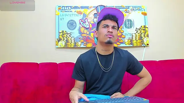 Snapshot of Brownie_Lovers chatting on 14, 11, 2025 Brownie Lovers online show from 14, 11, 2025