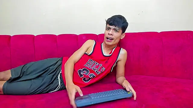 Snapshot of Brownie_Lovers chatting on 21, 11, 2025 Brownie Lovers online show from 21, 11, 2025