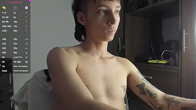 Snapshot of spacehumanz chatting on 15, 11, 2025 spacehumanz online show from 15, 11, 2025