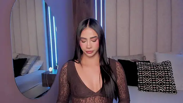 LucySalvatore  online show from 10, 1, 2026