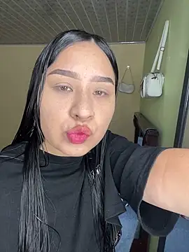 Snapshot of BELLAALEJA chatting on 5, 4, 2026 BELLAALEJA online show from 5, 4, 2026