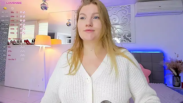 Snapshot of AshleyJoness chatting on 18, 10, 2025 AshleyJoness online show from 18, 10, 2025