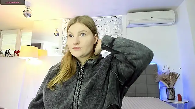 Snapshot of AshleyJoness chatting on 27, 10, 2025 AshleyJoness online show from 27, 10, 2025