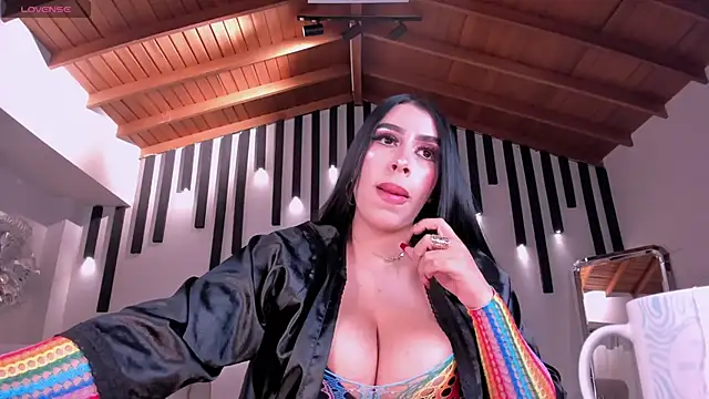 LeahLombardi  online show from 1, 10, 2025