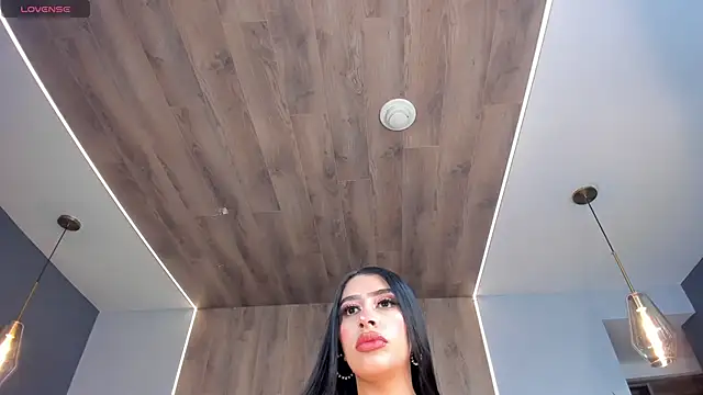 LeahLombardi  online show from 27, 11, 2025