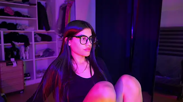 Snapshot of capriciousqueen chatting on 8, 10, 2025 capriciousqueen online show from 8, 10, 2025