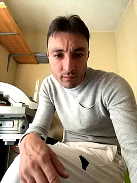 Snapshot of SemprePerverso chatting on 24, 10, 2025 SemprePerverso online show from 24, 10, 2025