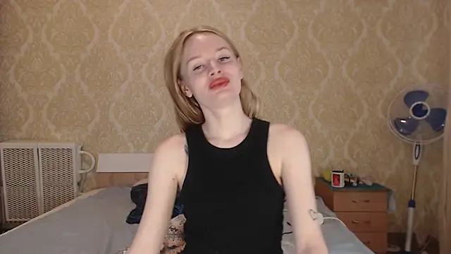 Snapshot of Kitkaat00 chatting on 31, 5, 2026 Kitkaat00 online show from 31, 5, 2026