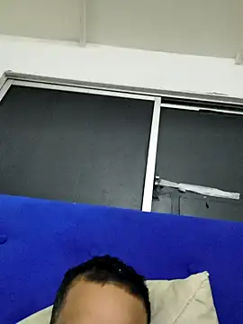 Snapshot of jhoi95 chatting on 8, 11, 2025 jhoi95 online show from 8, 11, 2025