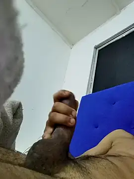 Snapshot of jhoi95 chatting on 8, 11, 2025 jhoi95 online show from 8, 11, 2025