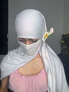 Snapshot of _Zahiira_ chatting on 16, 7, 2026 Zahiira online show from 16, 7, 2026