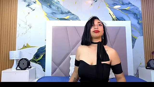 SofiaWhites online show from 7, 5, 2026