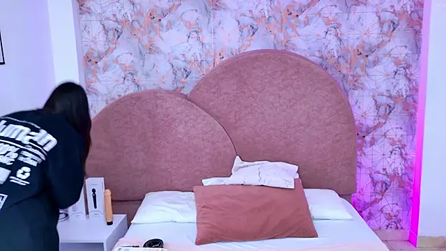 RavenGloomy online show from 6, 11, 2025