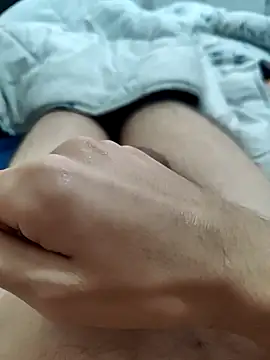 emrekzlk52 online show from 30, 10, 2025