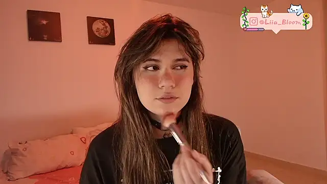 Snapshot of Liia-Bloom chatting on 14, 9, 2025 Liia-Bloom online show from 14, 9, 2025