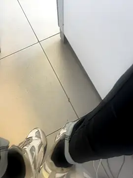 Snapshot of kamo012000 chatting on 11, 10, 2025 kamo012000 online show from 11, 10, 2025