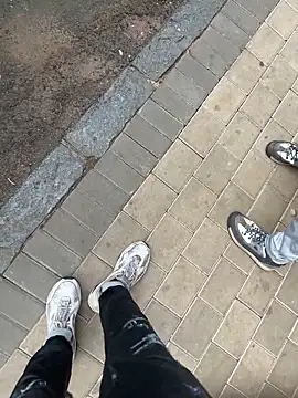 Snapshot of kamo012000 chatting on 1, 12, 2025 kamo012000 online show from 1, 12, 2025