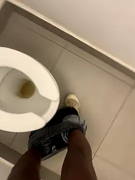 Snapshot of kamo012000 chatting on 3, 12, 2025 kamo012000 online show from 3, 12, 2025