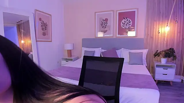 AuroraEvanss online show from 4, 6, 2026