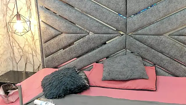 SASHA BROWNIE   online show from 1, 12, 2025