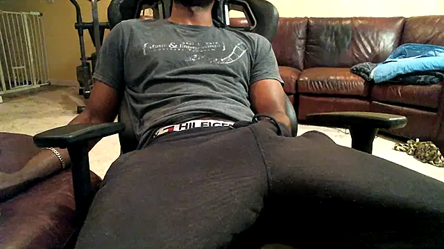 Snapshot of james421__ chatting on 1, 12, 2025 james421 online show from 1, 12, 2025