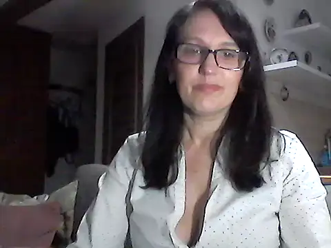 Elena48324 online show from 9, 4, 2026