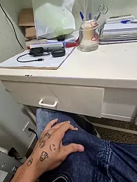 Snapshot of Saraiva2002 chatting on 16, 12, 2025 Saraiva2002 online show from 16, 12, 2025