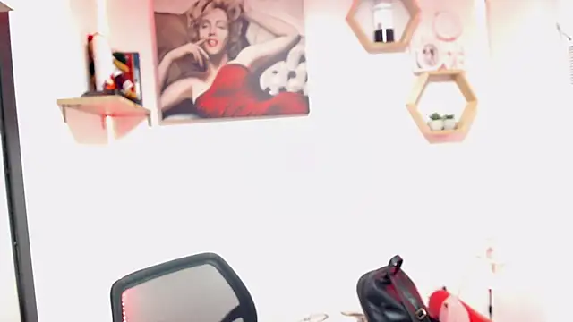 Snapshot of DIVAX_MONSERRAT chatting on 5, 10, 2025 DIVAX MONSERRAT online show from 5, 10, 2025