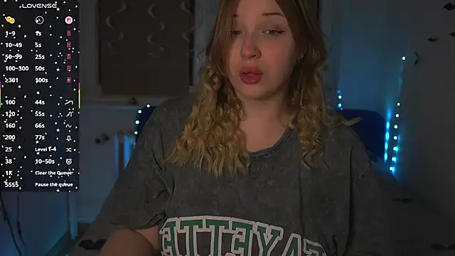 Snapshot of CuteSharloti chatting on 26, 11, 2025 CuteSharloti online show from 26, 11, 2025