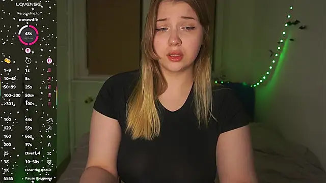 Snapshot of CuteSharloti chatting on 20, 12, 2025 CuteSharloti online show from 20, 12, 2025