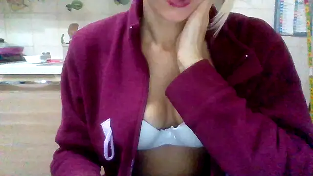 Snapshot of Kelly80 chatting on 13, 10, 2025 Kelly80 online show from 13, 10, 2025