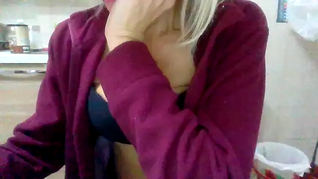 Snapshot of Kelly80 chatting on 15, 10, 2025 Kelly80 online show from 15, 10, 2025