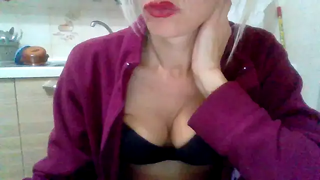 Snapshot of Kelly80 chatting on 15, 10, 2025 Kelly80 online show from 15, 10, 2025