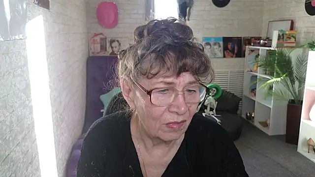Betty Brick online show from 23, 5, 2026