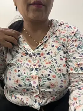 Snapshot of hot_bhabhi69 chatting on 28, 9, 2025 hot bhabhi69 online show from 28, 9, 2025