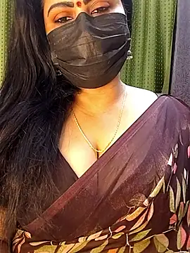 Snapshot of honey-flower chatting on 18, 1, 2026 honey-flower online show from 18, 1, 2026