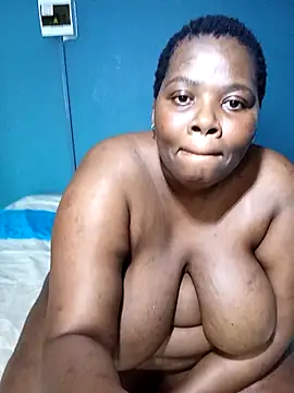 Snapshot of CuteHugeAxx chatting on 29, 10, 2025 CuteHugeAxx online show from 29, 10, 2025