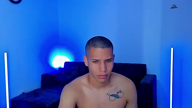 Snapshot of Latin_Boyss_ chatting on 5, 10, 2025 Latin Boyss online show from 5, 10, 2025