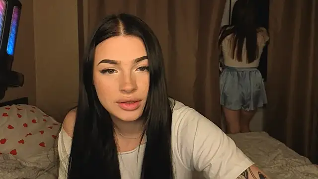 Snapshot of honey_____bunny chatting on 23, 10, 2025 honey     bunny online show from 23, 10, 2025