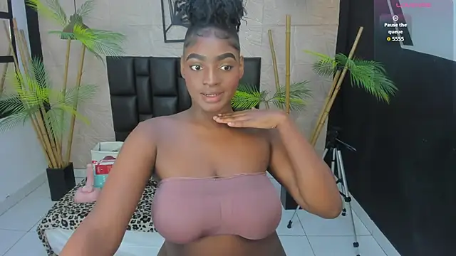 Snapshot of alana_bonny chatting on 12, 9, 2025 alana bonny online show from 12, 9, 2025