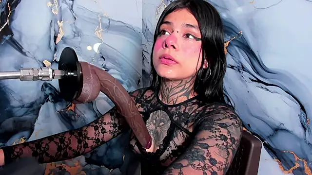 Emily Evo online show from 10, 9, 2025