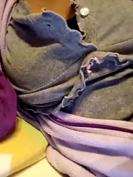 Snapshot of fuffettina chatting on 2, 12, 2025 fuffettina online show from 2, 12, 2025