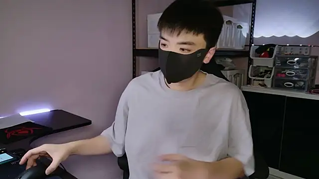 Snapshot of doggyman523 chatting on 8, 10, 2025 doggyman523 online show from 8, 10, 2025