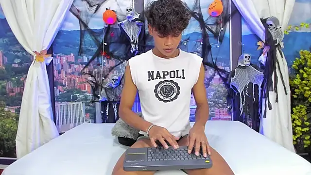 Snapshot of MilthonDelis chatting on 24, 10, 2025 MilthonDelis online show from 24, 10, 2025