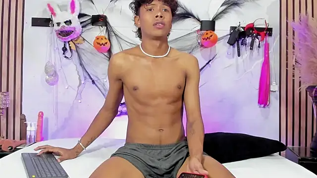 Snapshot of MilthonDelis chatting on 31, 10, 2025 MilthonDelis online show from 31, 10, 2025