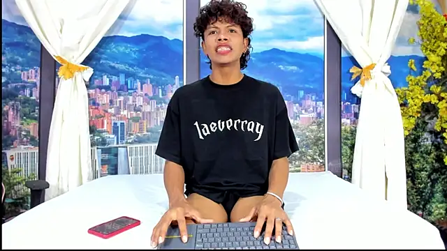 Snapshot of MilthonDelis chatting on 6, 11, 2025 MilthonDelis online show from 6, 11, 2025