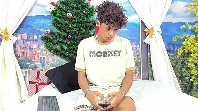 Snapshot of MilthonDelis chatting on 18, 11, 2025 MilthonDelis online show from 18, 11, 2025